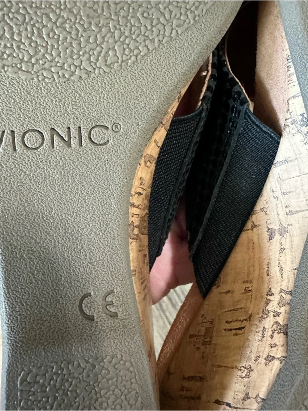 VIONIC Paradise Leticia crisscross wedge heel sandal black womens 6.5